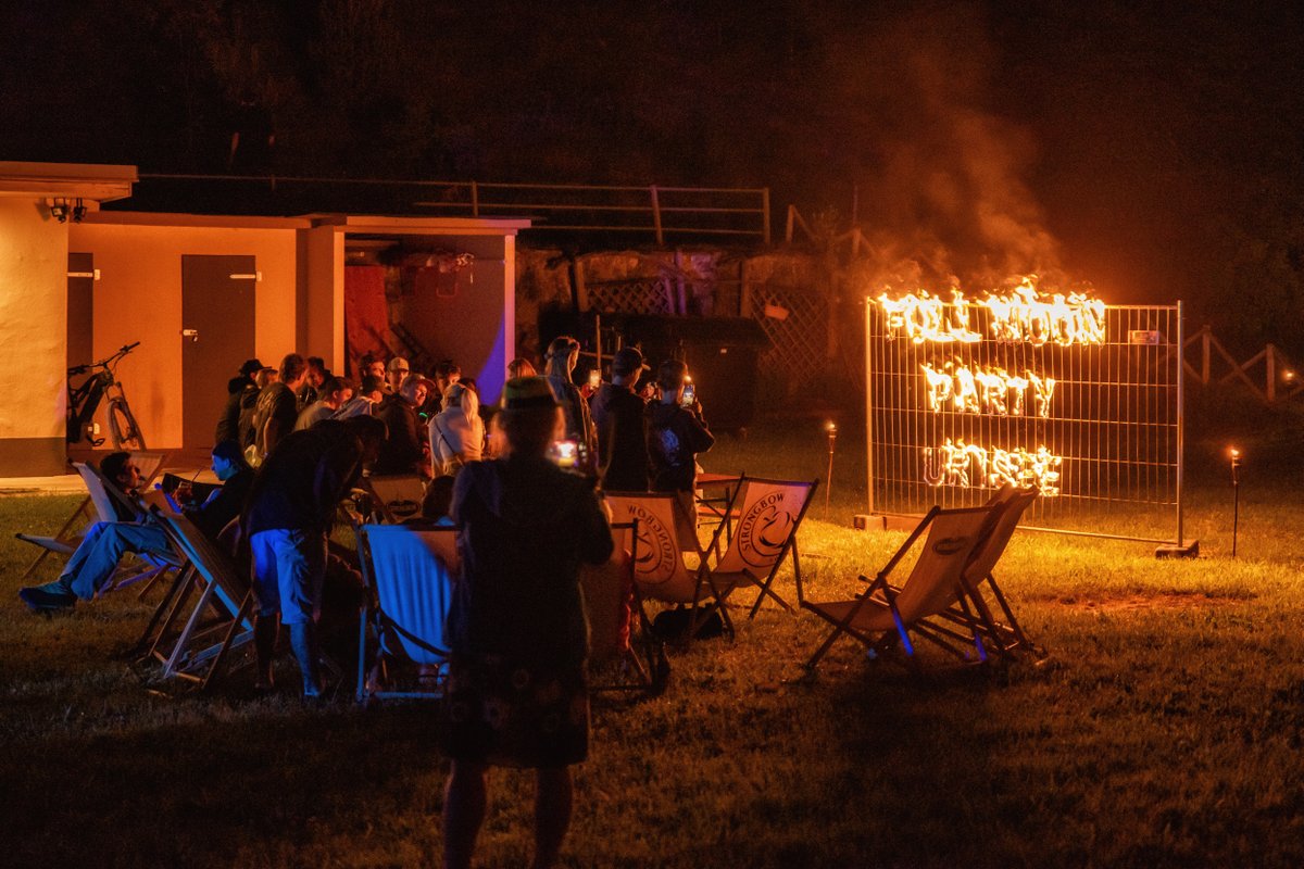Fullmoonparty am Urisee - Partyvolk im Strandbad Reutte