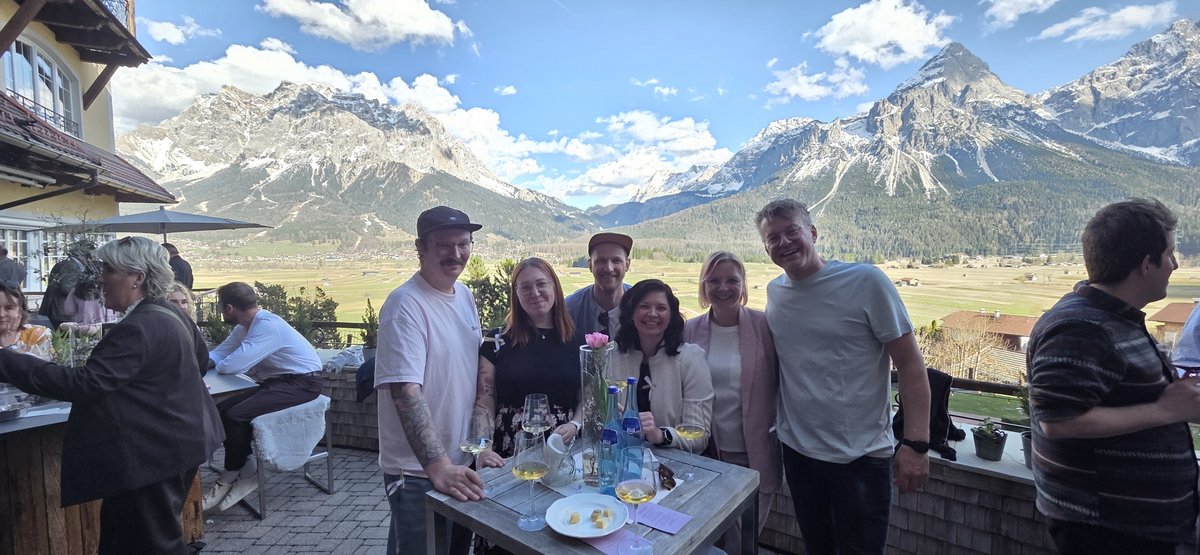 Gemeinsame Weinverkostung bei Wein und Genuss im Hotel Post Lermoos – Markus Saletz – Foto 5